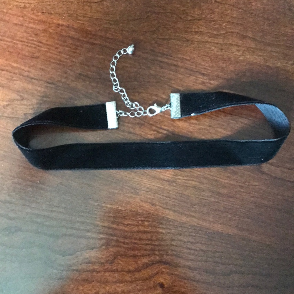 Black velvet adjustable choker.